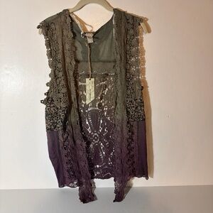 The Buckle Gimmicks by BKE L Ombre Lace Dip Dye Crochet Vest olive & purple